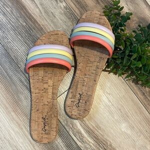 Qupid Pop the Cork Multicolored Puffy Strap Flat Sandals women’s Sz 8.5